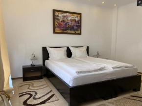 Отель CHIC CITY Rooms  Сигишоара